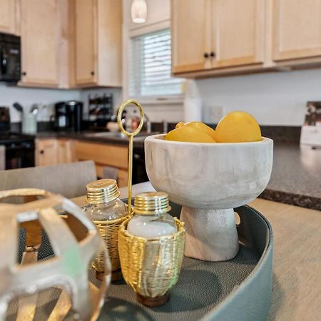 Вилла Newly Renovated Tremont Treasure I Cozy + Modern Кливленд Экстерьер фото